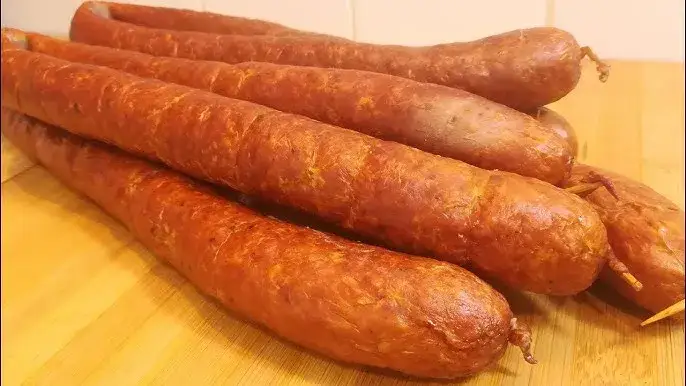 Zdjęcie Odkrywamy ten tajny składnik szefa kuchni do marynaty na kiełbasę