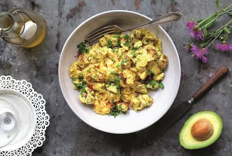 Zdjęcie Czy jajecznica naprawdę pomaga w odchudzaniu? Wartości odżywcze i porady fit