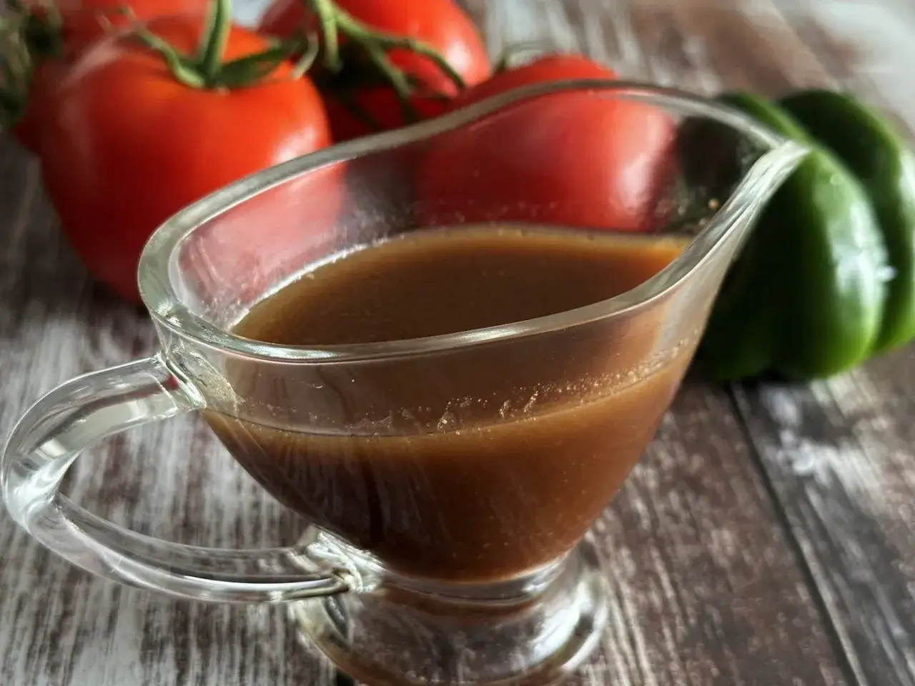 Zdjęcie Jak zrobić sos balsamiczny do sałatek - prosty przepis i porady