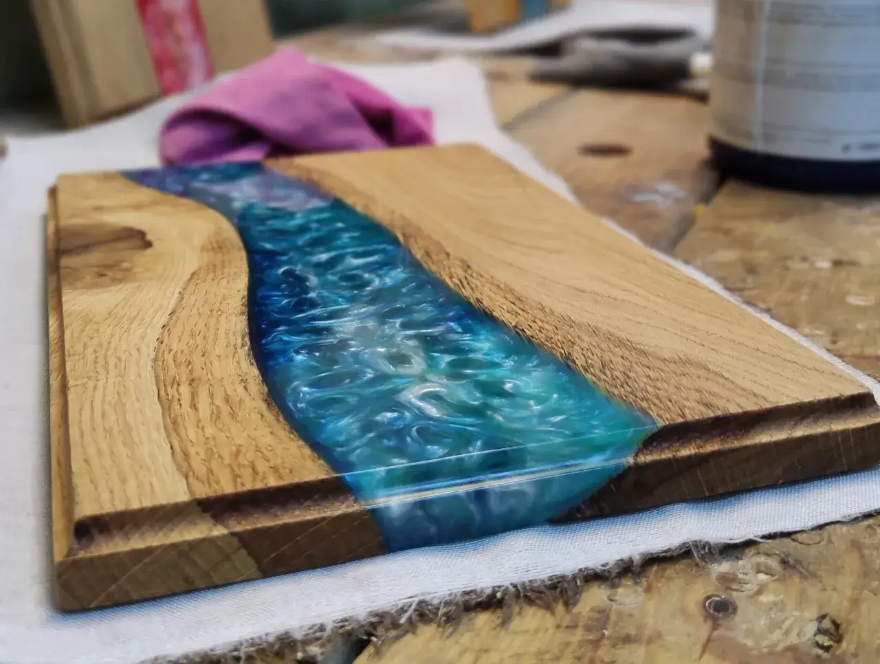 Zdjęcie Jak zrobić blat z żywicy epoksydowej - uniknij najczęstszych błędów