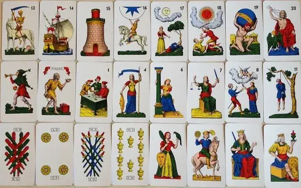 Zdjęcie Ile kart ma talia tarota? Odkryj tajemnice kart i ich znaczenie