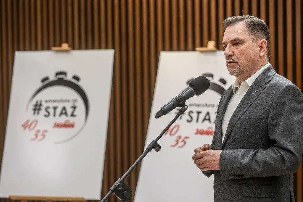 Zdjęcie Solidarność: Kiedy obiecane emerytury stażowe wejdą w życie?