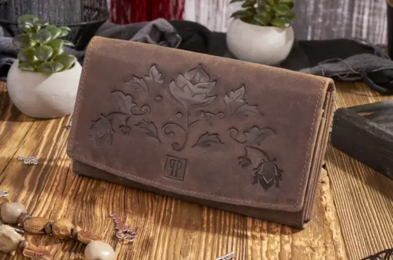 Zdjęcie Najlepsze marki portfeli damskich: 5 topowych wyborów 2023