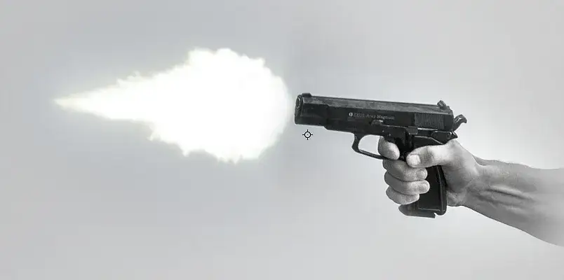 Zdjęcie Zjawisko strzału w broni palnej: fascynujący proces krok po kroku