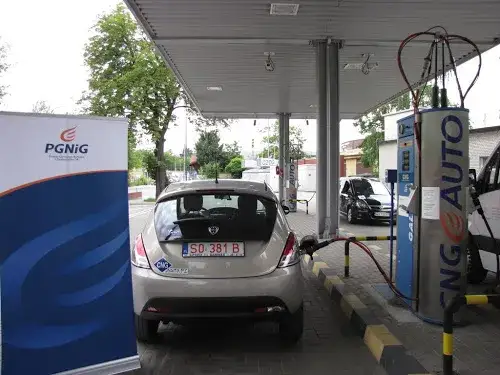 Zdjęcie 1 kg gazu CNG ile to litrów - nie trać pieniędzy na paliwo