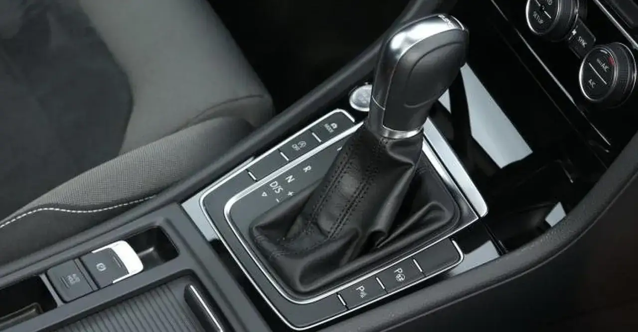 Zdjęcie Ile kosztuje wymiana oleju w skrzyni DSG? Uniknij niepotrzebnych wydatków!