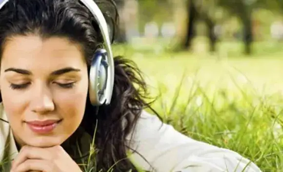 Zdjęcie Czy słuchanie piosenek z przekleństwami to grzech? Odkryj prawdę o moralności