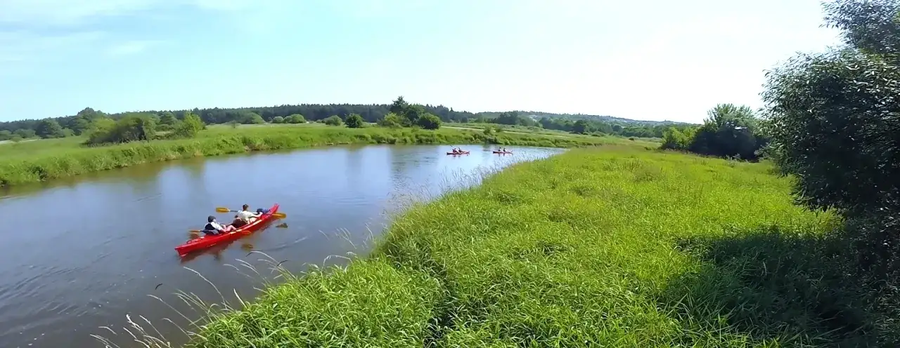 Zdjęcie Spływ kajakowy Nidą: trasy, ceny, wypożyczalnie i praktyczne porady dla każdego