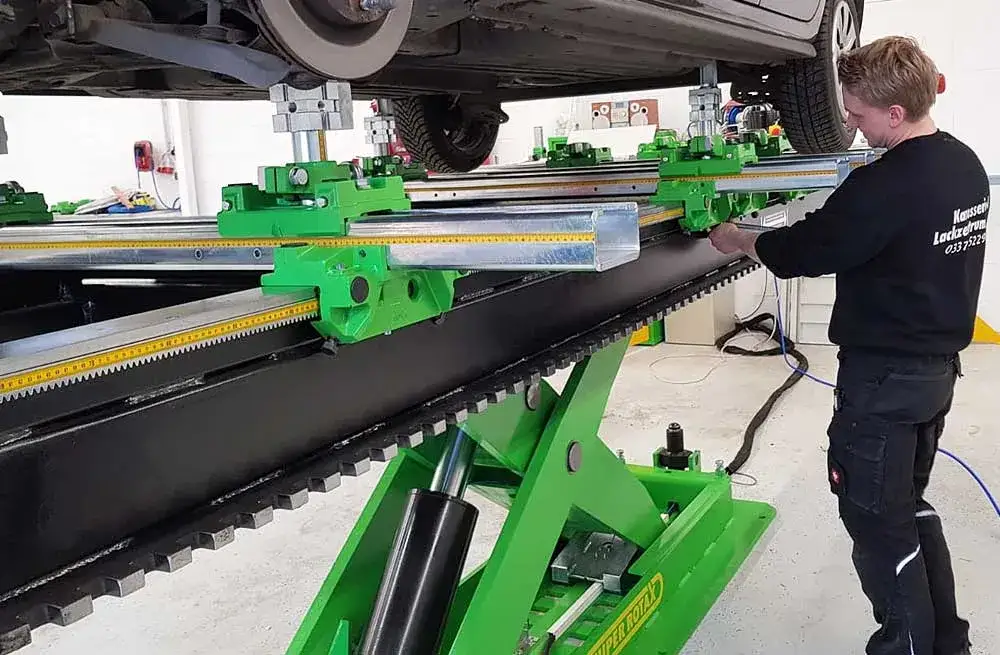 Zdjęcie Karosserie und Lackzentrum in München für perfekte MINI Reparaturen