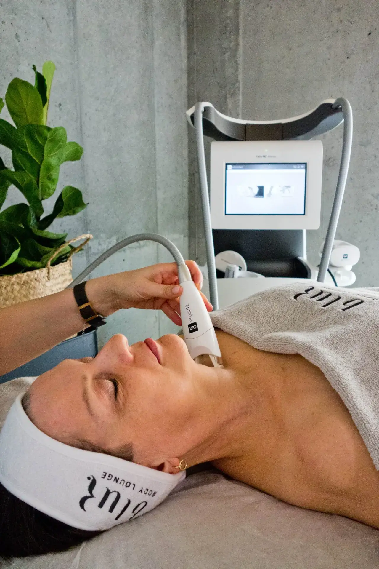 Zdjęcie Czy endermologia rozciąga skórę? Prawda o jej działaniu i efektach