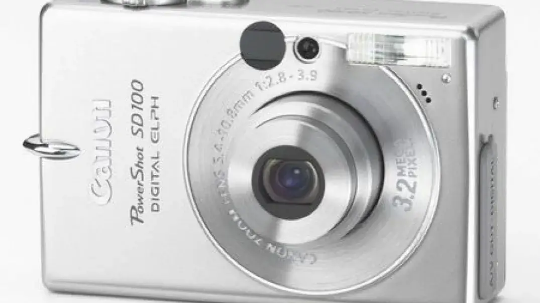 Zdjęcie Historia aparatów Canon IXUS: Jak zmieniły fotografię cyfrową?