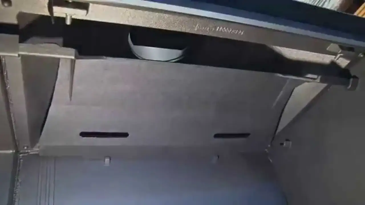 Zdjęcie Jak prawidłowo zamontować deflektor w kominku – krok po kroku bez błędów