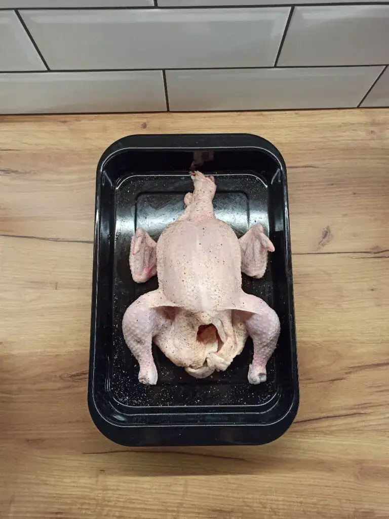 Zdjęcie Czym natrzeć kurczaka do pieczenia, aby był soczysty i aromatyczny