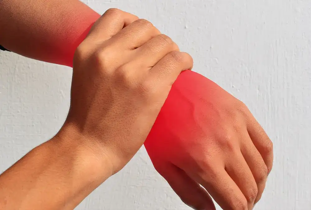 Zdjęcie Skuteczne sposoby na ból ręki - ulga i leczenie w zasięgu ręki