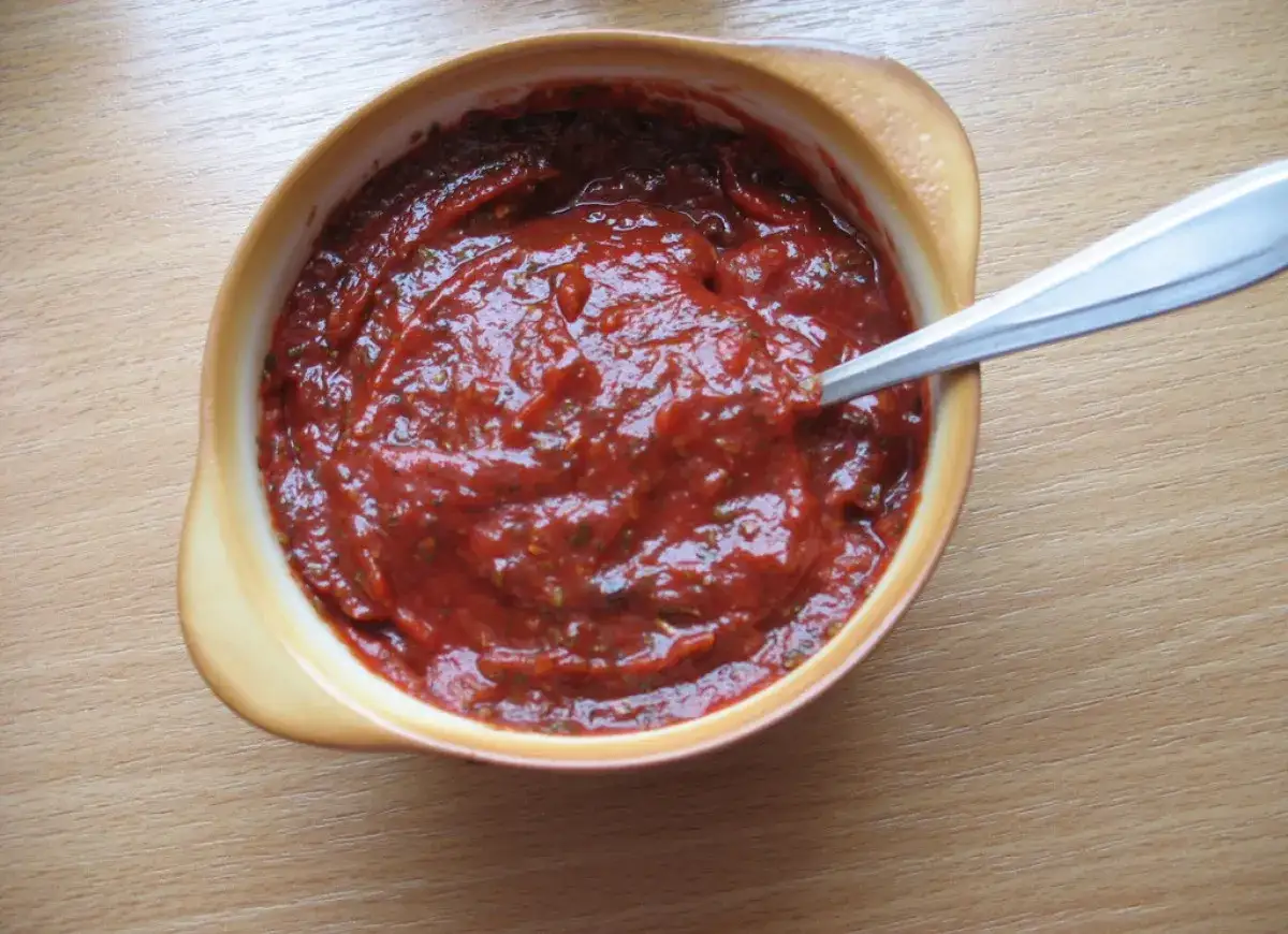 Zdjęcie Jak zrobić sos do pizzy z koncentratu, aby zachwycić smakiem