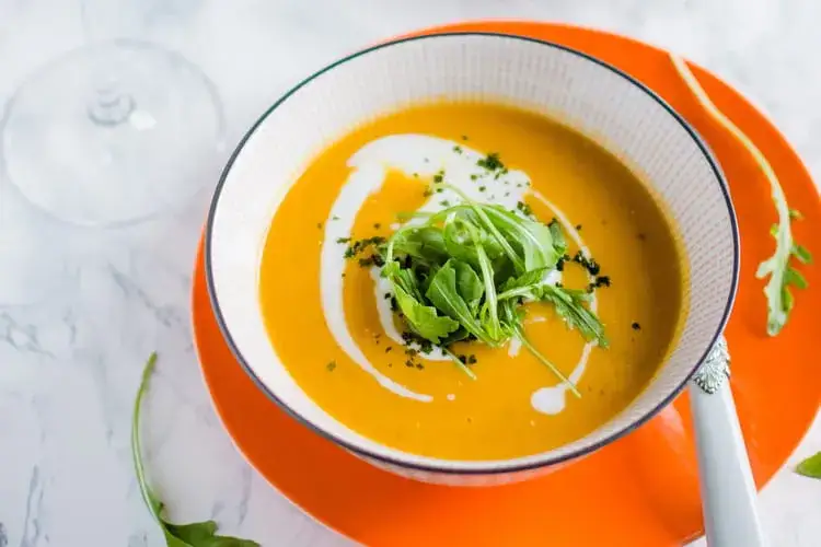 Zdjęcie Recette simple de soupe carotte curry coco réconfortante et savoureuse