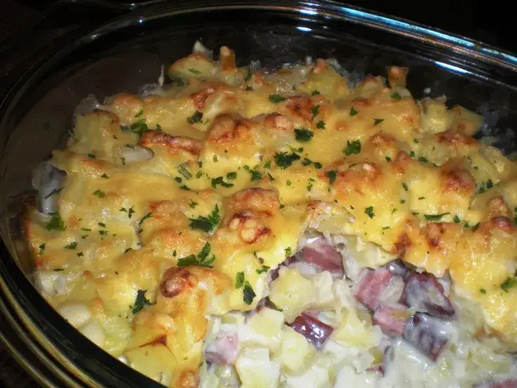 Zdjęcie Jak przygotować idealną zapiekankę ziemniaczaną pod beszamelem?