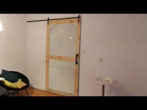 Zdjęcie Jak zrobić drzwi przesuwne do wiaty krok po kroku – prosty poradnik DIY