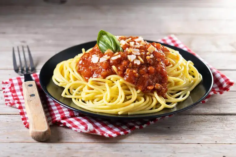 Zdjęcie Pyszne spaghetti z soczewicą – łatwe przepisy wegańskie, które zaskoczą