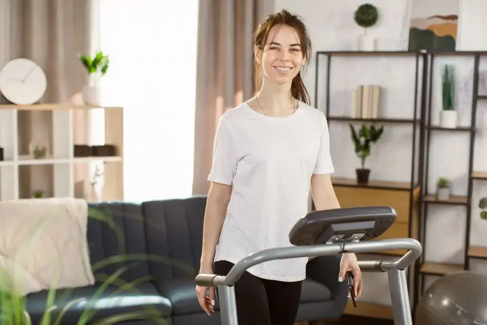 Zdjęcie Bieżnia w domu czy warto? Poznaj zalety i wady tej inwestycji