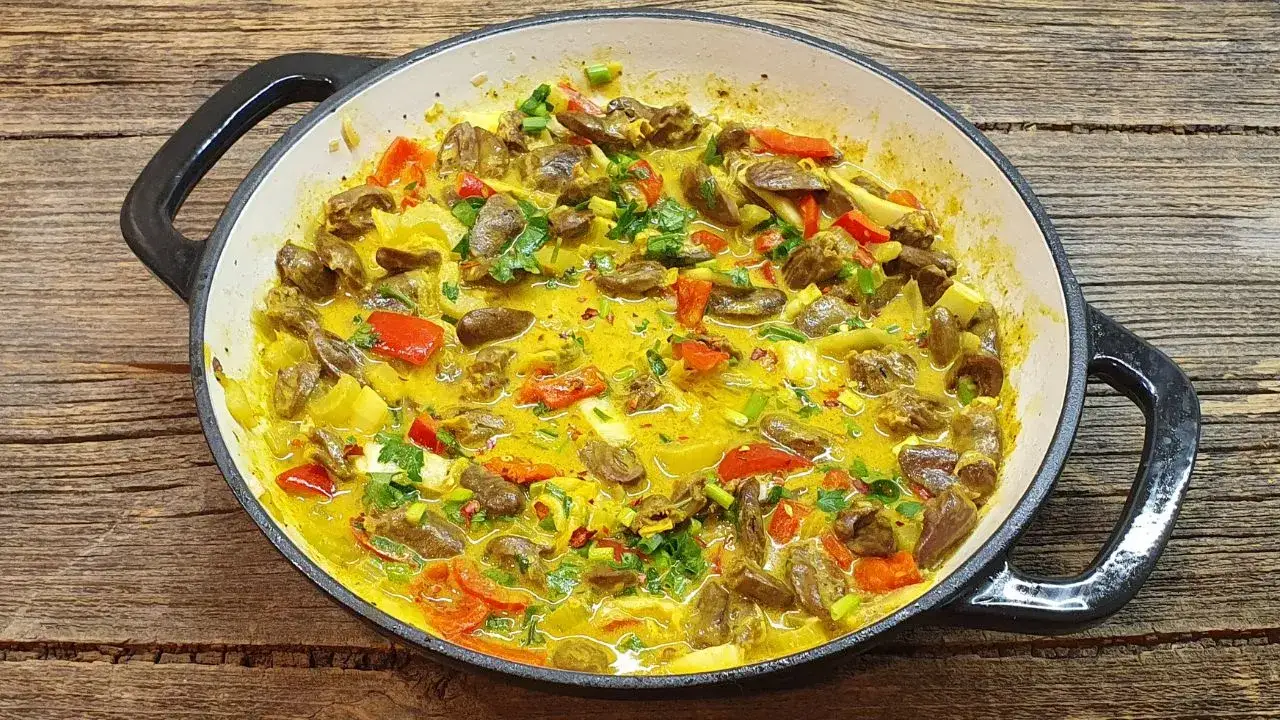 Zdjęcie Smaczna potrawka z serc drobiowych - prosta i tania na obiad