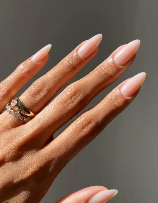 Zdjęcie Jak wypiłować paznokcie, aby uniknąć błędów i uzyskać idealny kształt