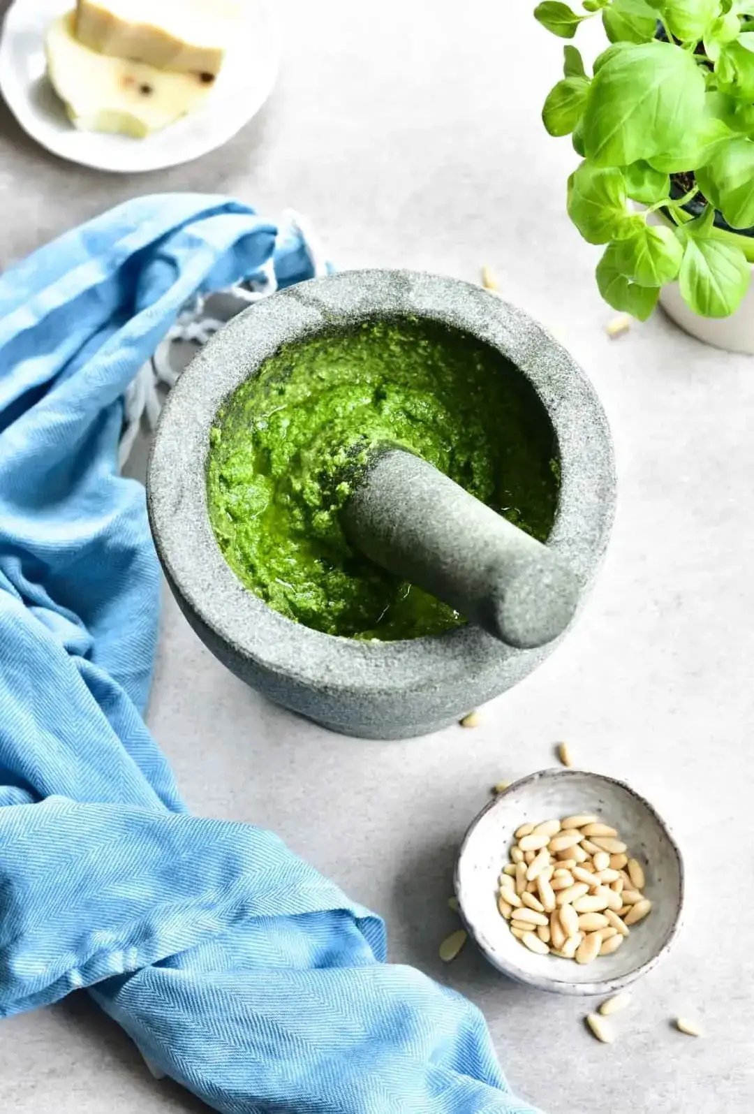 Zdjęcie Z czego jest zielone pesto? Odkryj sekrety idealnego smaku