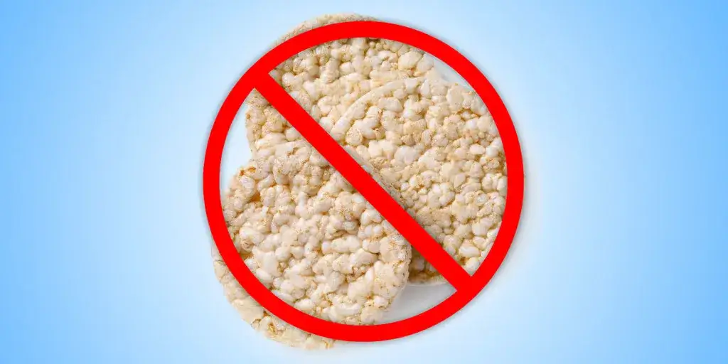 Zdjęcie Czy pies może jeść wafle ryżowe: prawda o bezpieczeństwie tej przekąski