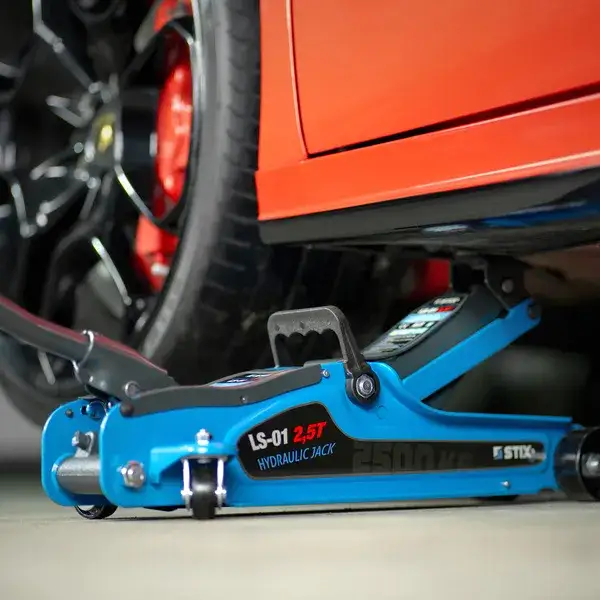 Zdjęcie Jaki olej do lewarka? Wybierz najlepszy olej i uniknij problemów