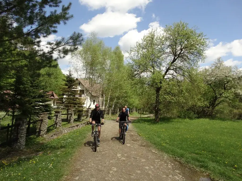 Zdjęcie Najlepsze trasy rowerowe Beskid Niski - odkryj niezapomniane szlaki