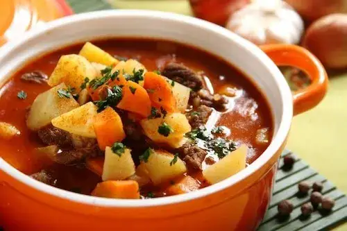 Zdjęcie Jaką zupę na wołowinie wybrać, aby zaskoczyć rodzinę smakiem?