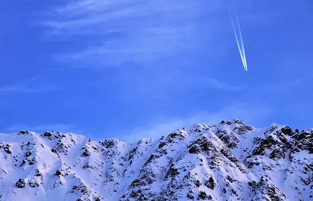 Zdjęcie Ile trwa lot na Azory? Sprawdź czas przelotu z Polski i przesiadki