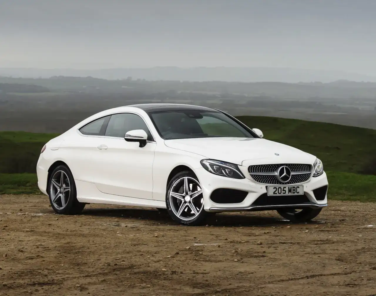 Zdjęcie Mercedes C Klasa Coupe - szczegółowe informacje i porównania modeli