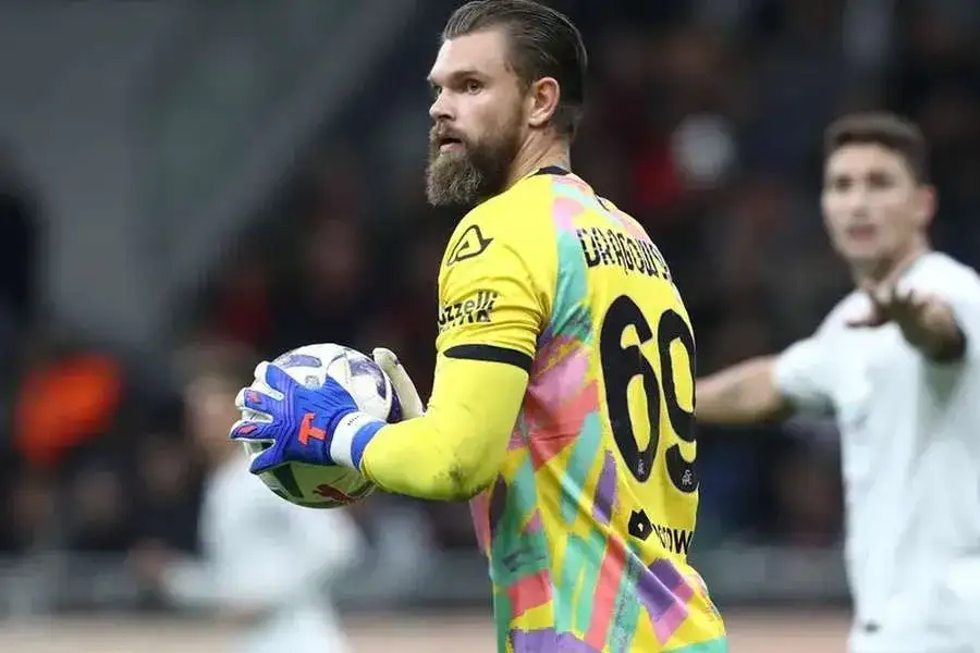 Zdjęcie Zarobki Bartłomieja Drągowskiego: Ile naprawdę zarabia bramkarz?