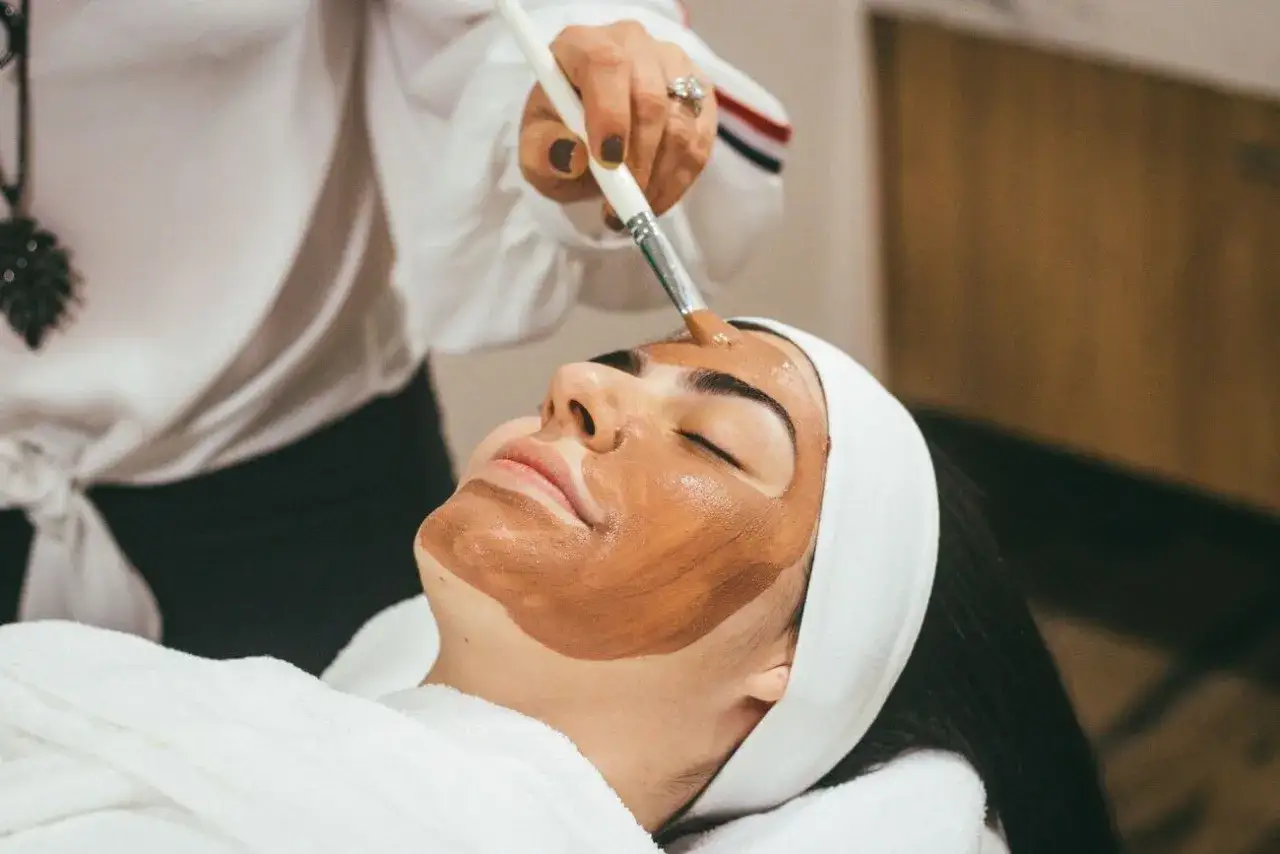 Zdjęcie Jak poprawić koloryt cery? Skuteczne sposoby na promienną i zdrową skórę