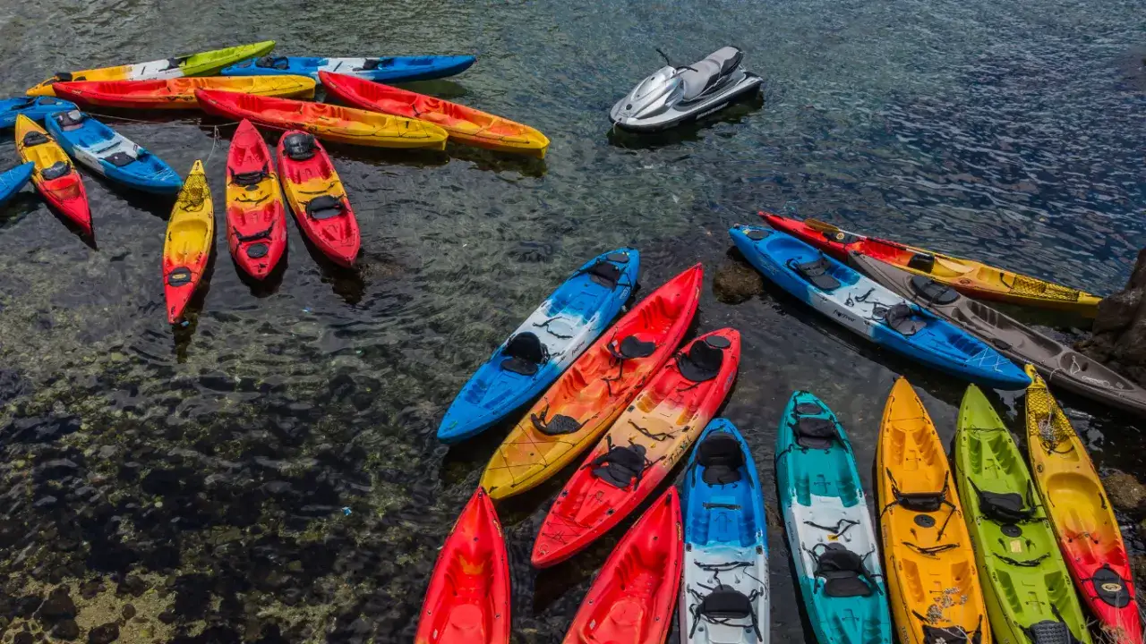 Zdjęcie Jak sterować kajakiem: proste techniki i błędy, których unikniesz