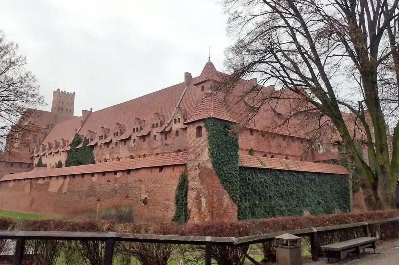 Zdjęcie Zamek w Malborku: Dlaczego styl gotycki zachwyca i fascynuje?