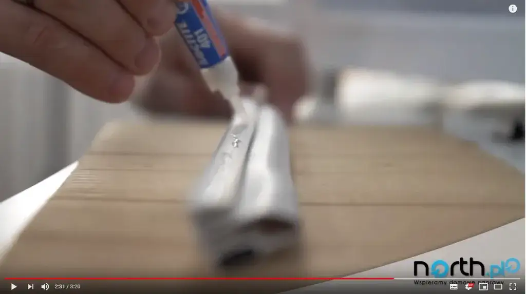 Zdjęcie Jak skutecznie przykleić uszczelkę do drzwi i poprawić izolację bez błędów