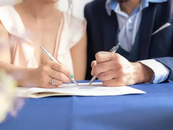 Zdjęcie Kiedy dać zaproszenie na ślub w pracy, aby nie popełnić błędu?