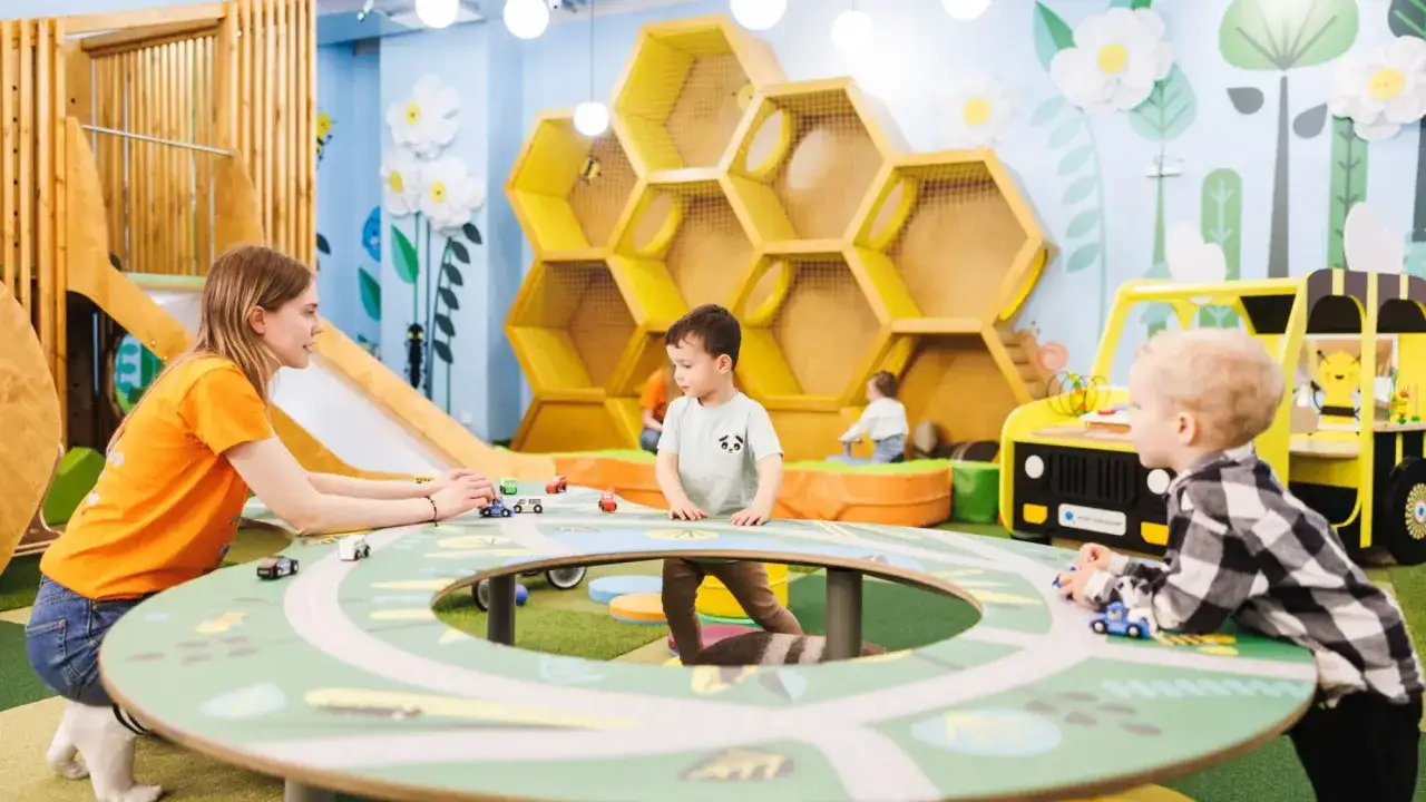 Zdjęcie Zabawy integracyjne dla dzieci klas 1-3, które rozweselą każdą grupę