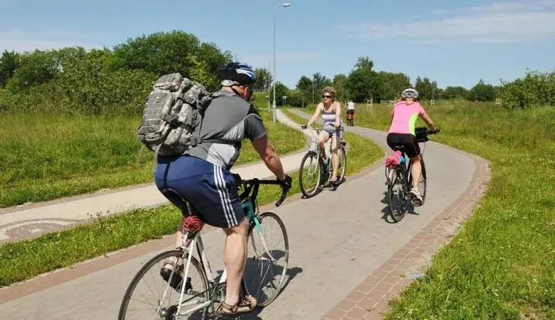Zdjęcie Najlepsze mapy tras rowerowych nad morzem dla rodzinnych wypraw
