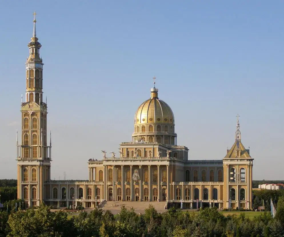 Zdjęcie Ile ziemi ma kościół w Polsce? Zaskakujące fakty o jego majątku