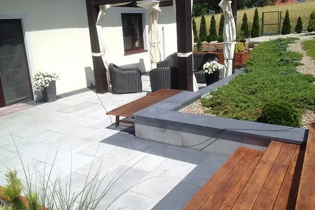 Zdjęcie Klasa betonu na taras: uniknij błędów i wybierz idealny beton odporny na warunki