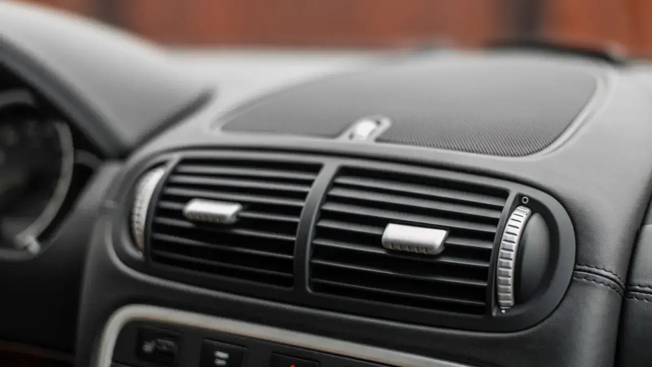 Zdjęcie Klimatyzacja samochodowa w Katowicach: kompleksowy serwis