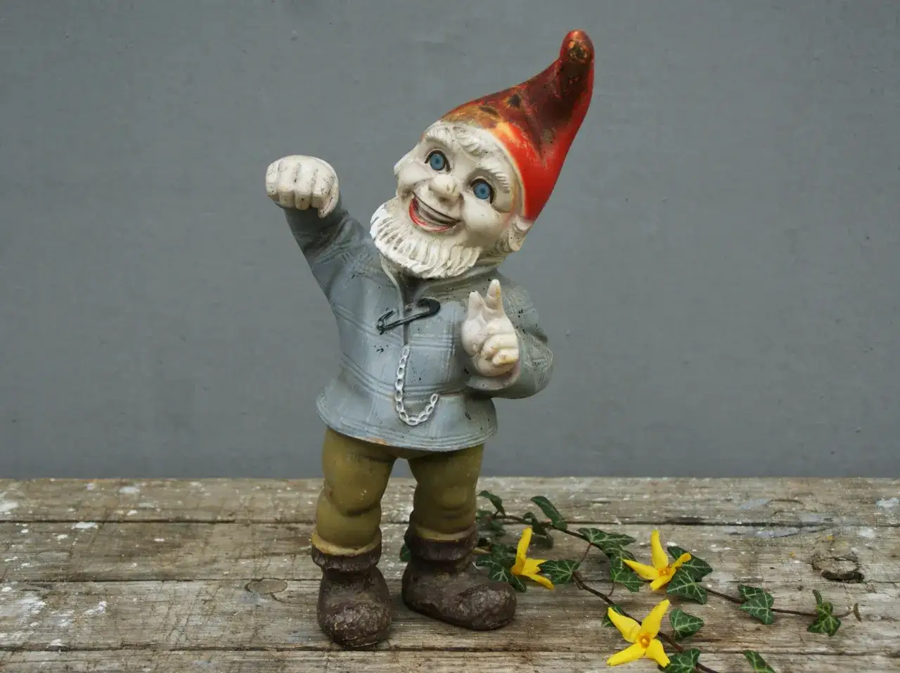 Zdjęcie Jak jest po niemiecku krasnal ogrodowy? Fascynująca historia i cechy Gartenzwerg