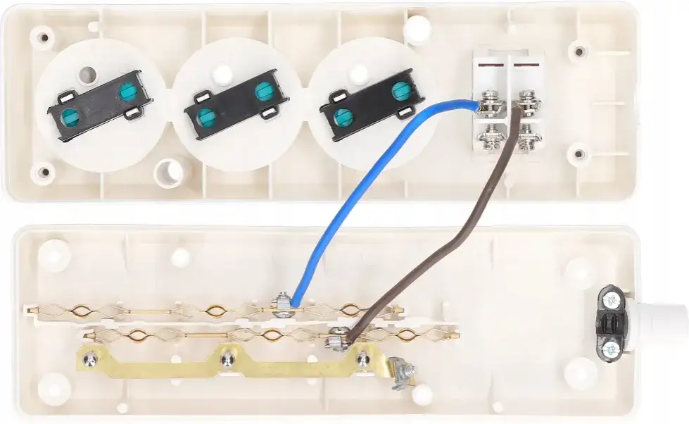 Zdjęcie Jak bezpiecznie podłączyć gniazdo do przedłużacza – uniknij błędów i zagrożeń