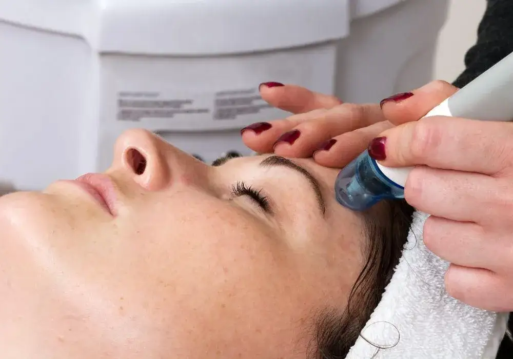 Zdjęcie Ile trwa mikrodermabrazja? Sprawdź, co musisz wiedzieć przed zabiegiem