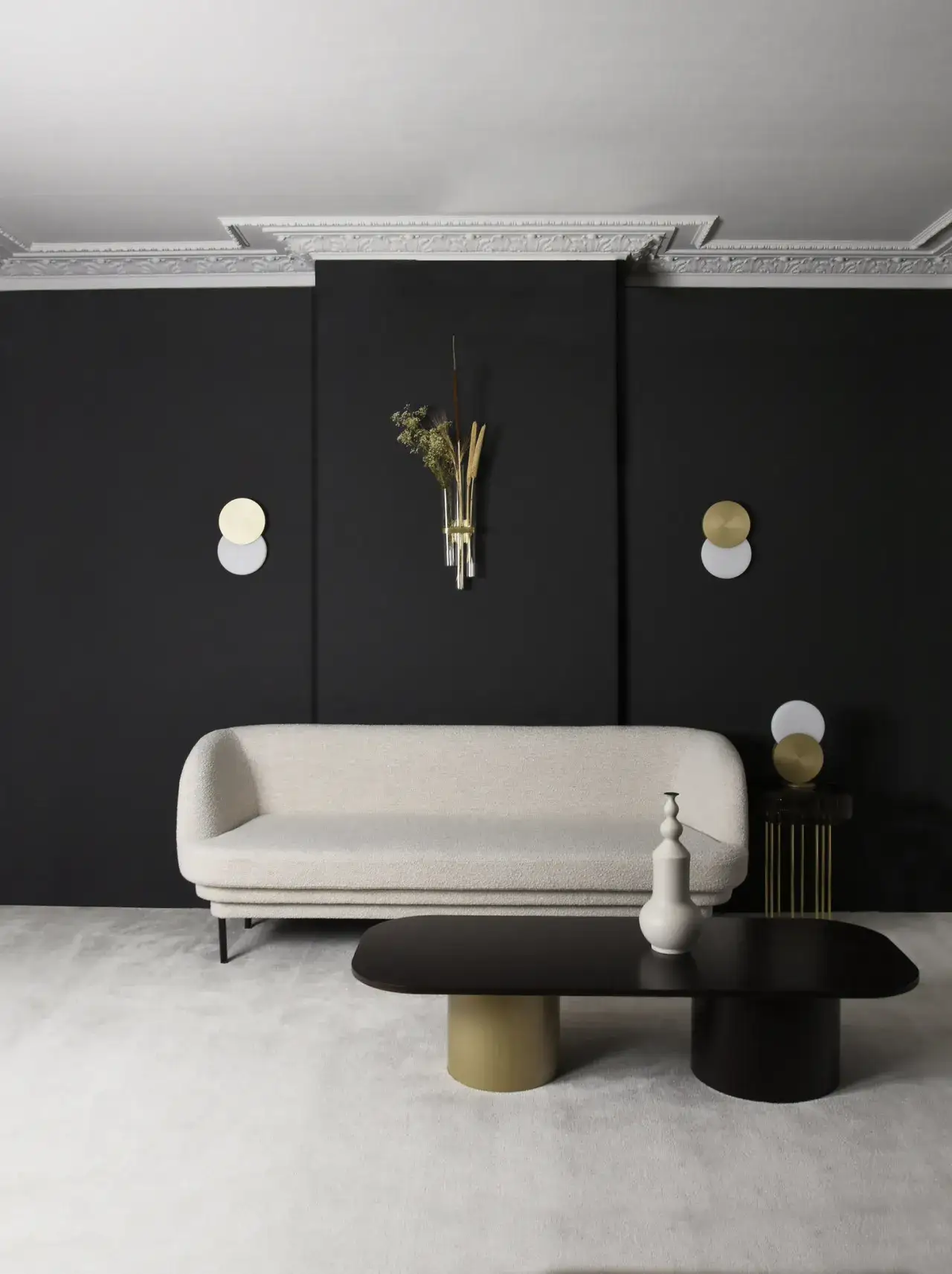 Zdjęcie Na jakiej wysokości kinkiety w salonie, aby uniknąć błędów?