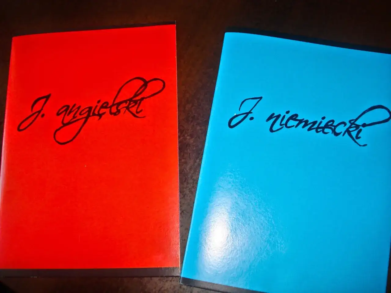 Zdjęcie Jak podpisać zeszyty do liceum, aby uniknąć ich zgubienia?