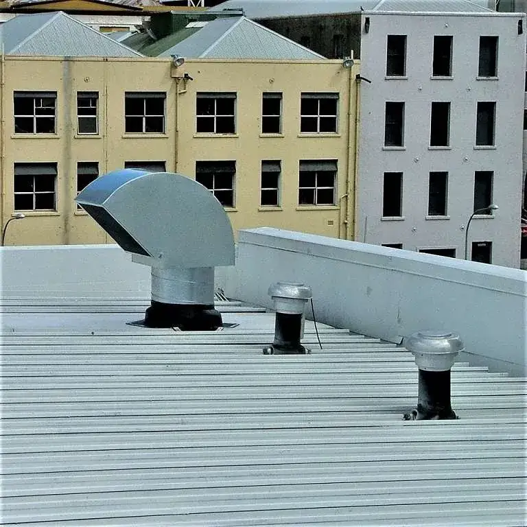 Zdjęcie Installation de sortie VMC en toiture : évitez humidité et moisissures
